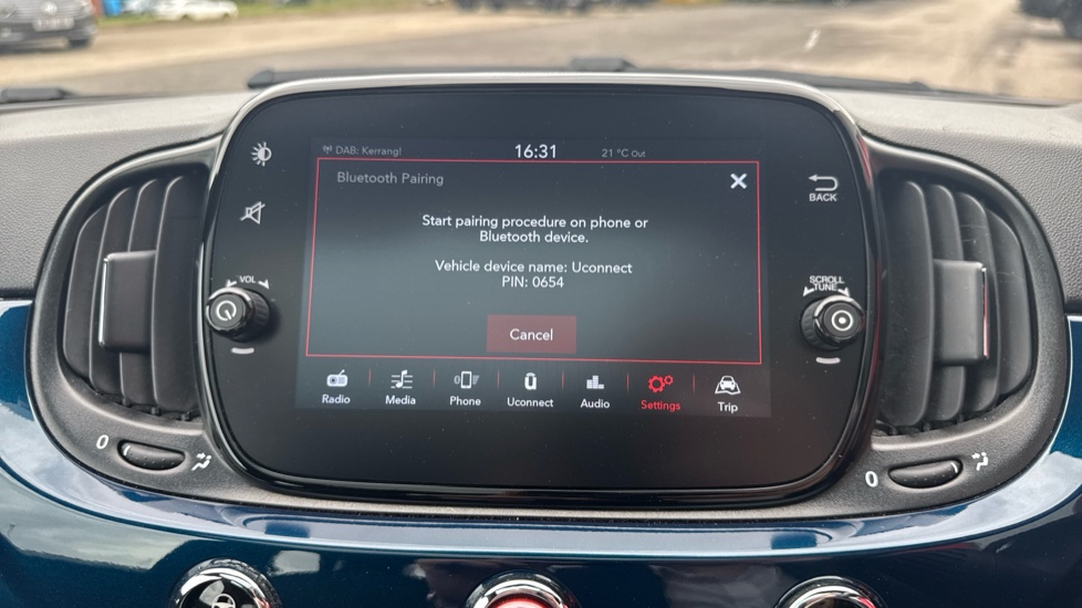 Fiat 500 1.0 Mild Hybrid Top 3dr Petrol Hatchback - Image 30