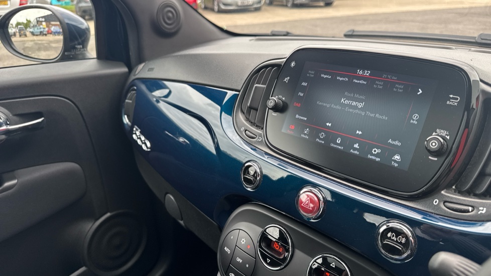 Fiat 500 1.0 Mild Hybrid Top 3dr Petrol Hatchback - Image 37