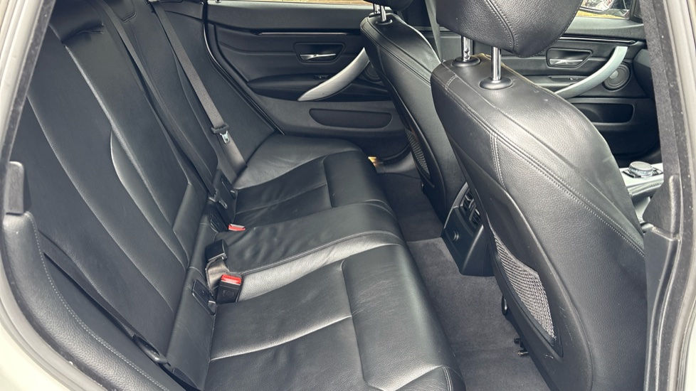 BMW 4 Series 420i M Sport 5dr Auto [Professional Media] Petrol Hatchback - Image 16