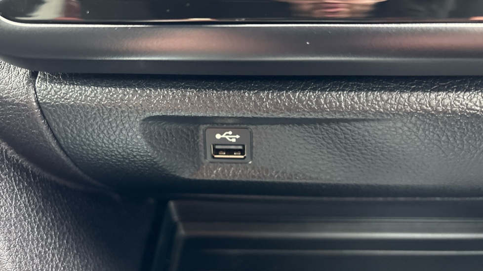 BMW 4 Series 420i M Sport 5dr Auto [Professional Media] Petrol Hatchback - Image 27