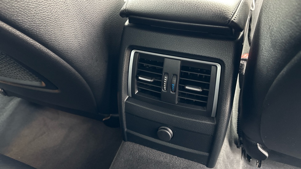 BMW 4 Series 420i M Sport 5dr Auto [Professional Media] Petrol Hatchback - Image 35