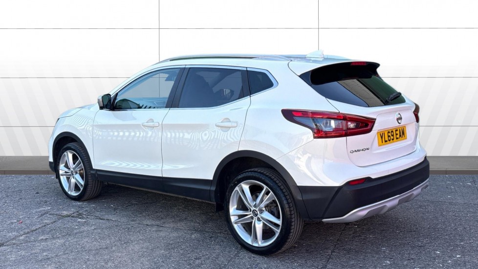 Nissan Qashqai 1.5 dCi [115] N-Motion 5dr Diesel Hatchback - Image 2