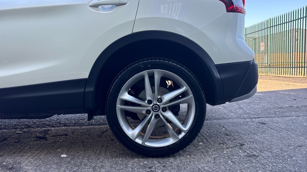 Nissan Qashqai 1.5 dCi [115] N-Motion 5dr Diesel Hatchback - Image 7