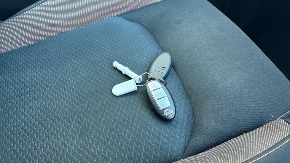 Nissan Qashqai 1.5 dCi [115] N-Motion 5dr Diesel Hatchback - Image 20