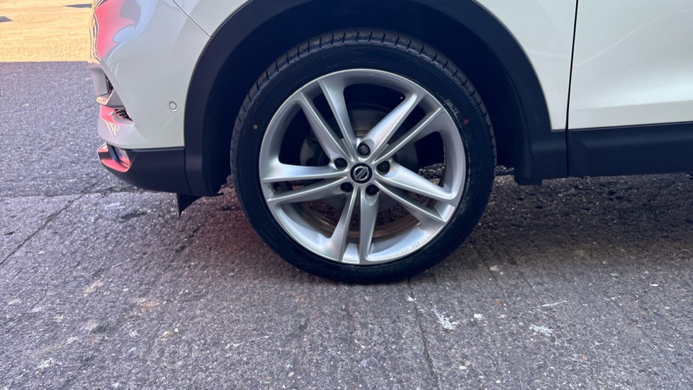 Nissan Qashqai 1.5 dCi [115] N-Motion 5dr Diesel Hatchback - Image 40