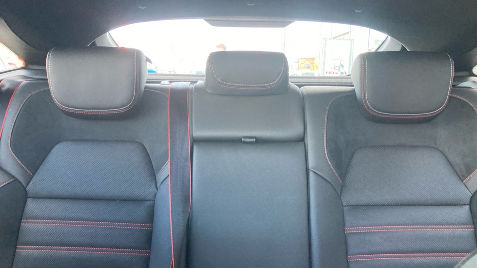 Renault Arkana 1.3 Mild hybrid 140 R.S. Line 5dr EDC Petrol Estate - Image 15