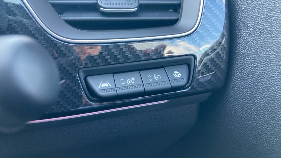 Renault Arkana 1.3 Mild hybrid 140 R.S. Line 5dr EDC Petrol Estate - Image 25