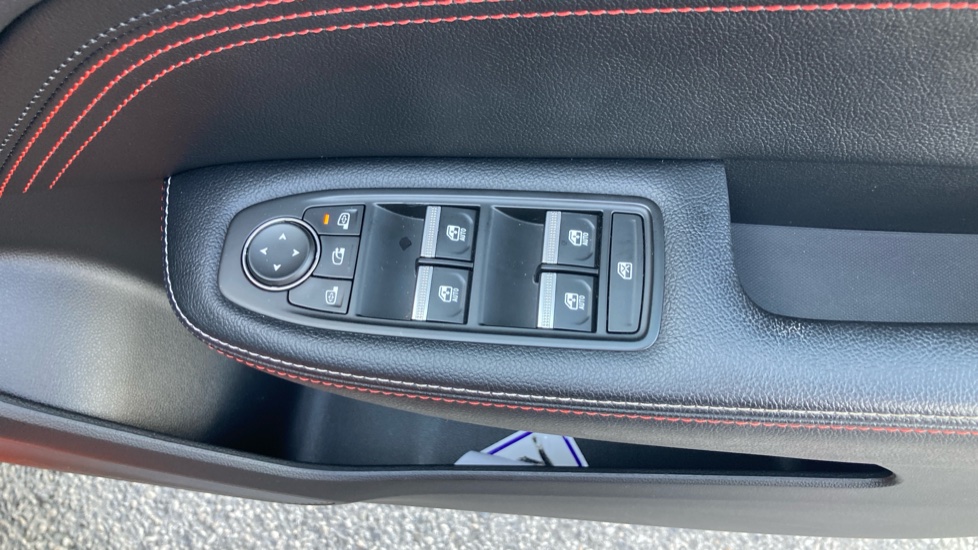 Renault Arkana 1.3 Mild hybrid 140 R.S. Line 5dr EDC Petrol Estate - Image 34