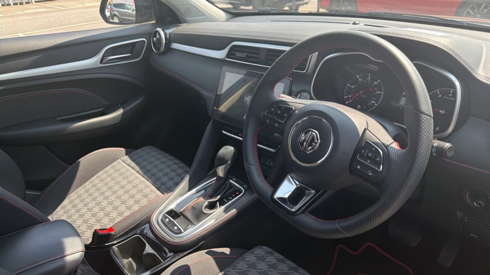 MG ZS 1.0T GDi Excite 5dr DCT Petrol Hatchback - Image 11