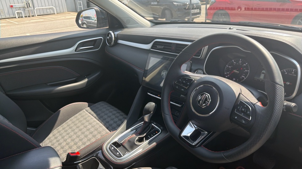 MG ZS 1.0T GDi Excite 5dr DCT Petrol Hatchback - Image 14