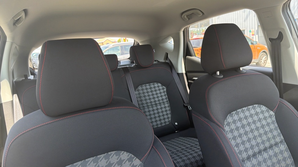 MG ZS 1.0T GDi Excite 5dr DCT Petrol Hatchback - Image 15