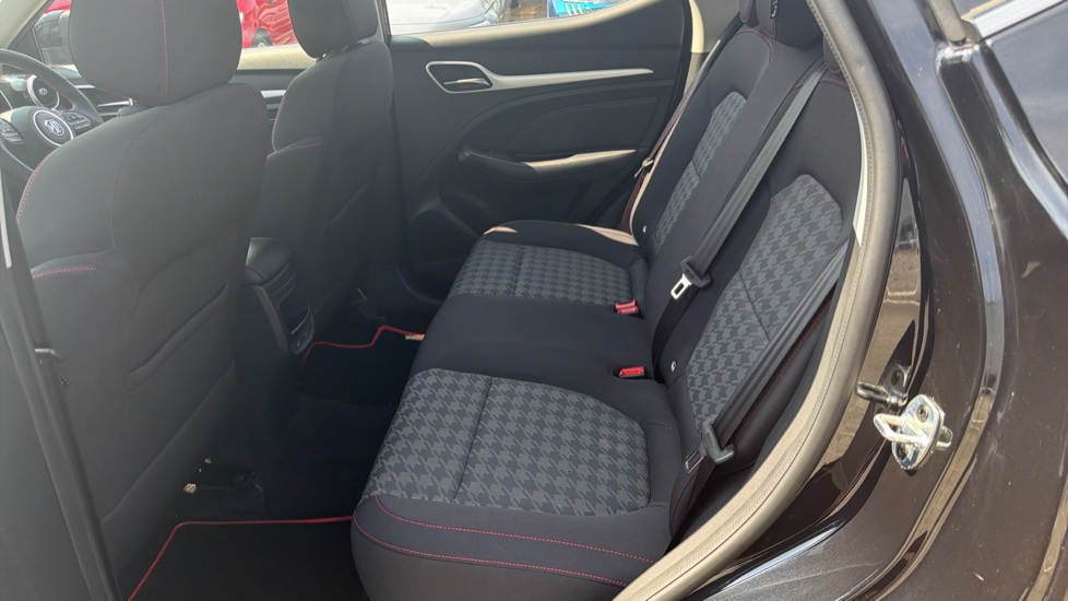 MG ZS 1.0T GDi Excite 5dr DCT Petrol Hatchback - Image 16