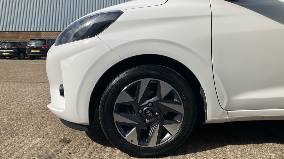 Hyundai i10 1.0 [63] Advance 5dr [Nav] Petrol Hatchback - Image 7
