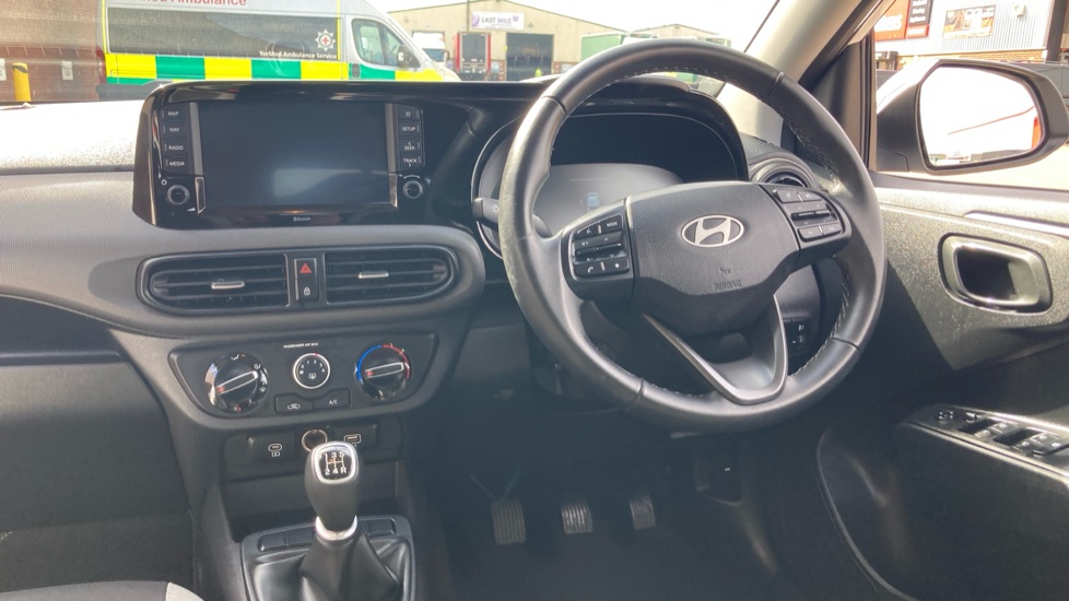 Hyundai i10 1.0 [63] Advance 5dr [Nav] Petrol Hatchback - Image 14