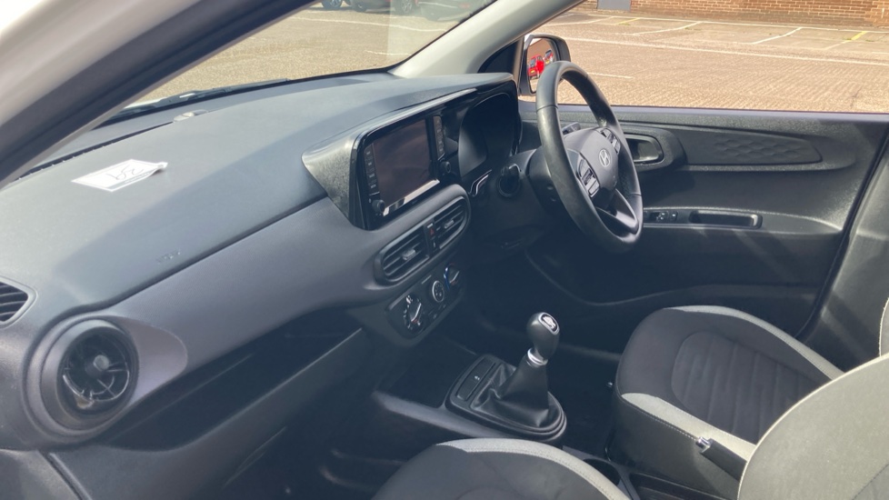 Hyundai i10 1.0 [63] Advance 5dr [Nav] Petrol Hatchback - Image 17