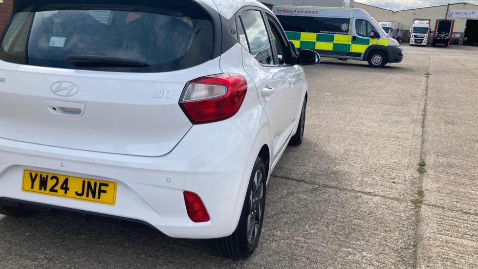 Hyundai i10 1.0 [63] Advance 5dr [Nav] Petrol Hatchback - Image 24