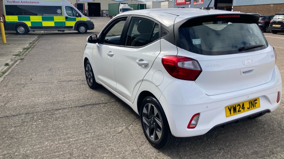 Hyundai i10 1.0 [63] Advance 5dr [Nav] Petrol Hatchback - Image 25