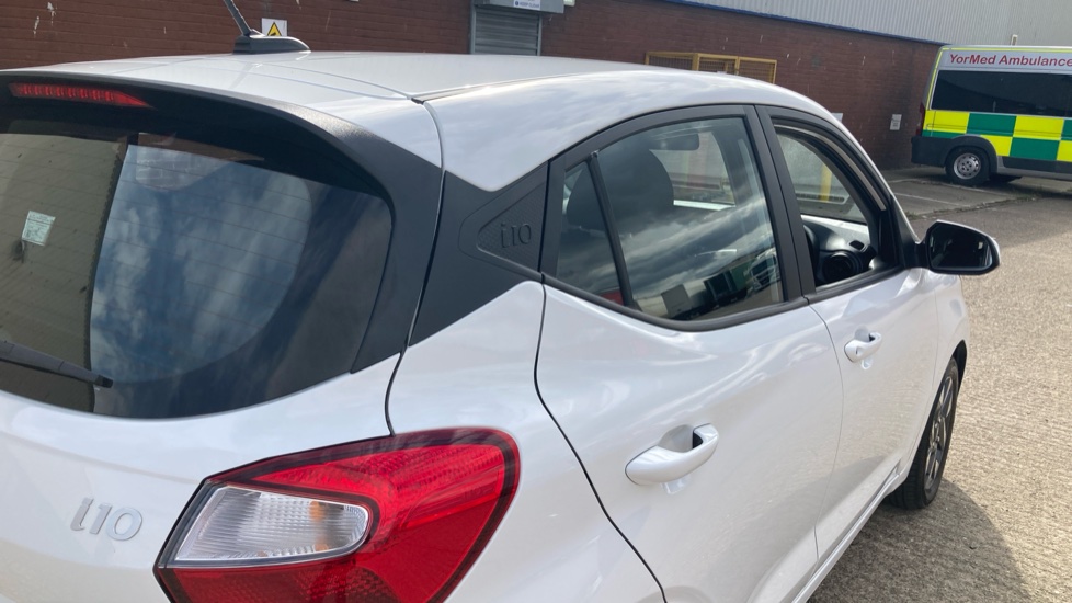 Hyundai i10 1.0 [63] Advance 5dr [Nav] Petrol Hatchback - Image 29