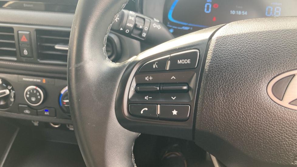 Hyundai i10 1.0 [63] Advance 5dr [Nav] Petrol Hatchback - Image 32
