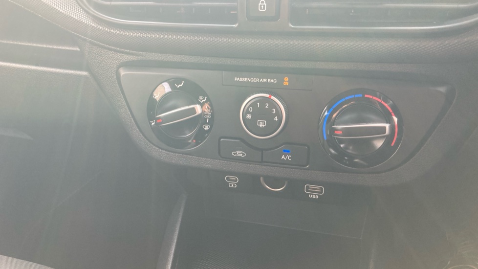 Hyundai i10 1.0 [63] Advance 5dr [Nav] Petrol Hatchback - Image 37