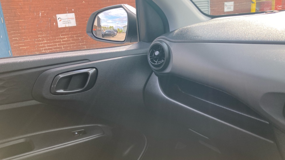 Hyundai i10 1.0 [63] Advance 5dr [Nav] Petrol Hatchback - Image 38