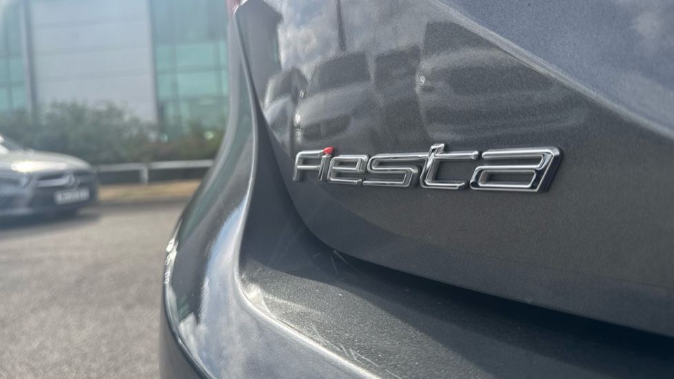Ford Fiesta 1.0 EcoBoost Zetec 5dr Petrol Hatchback - Image 25