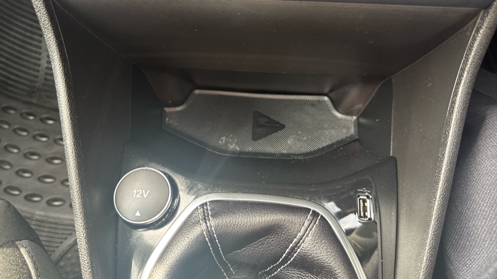 Ford Fiesta 1.0 EcoBoost Zetec 5dr Petrol Hatchback - Image 27