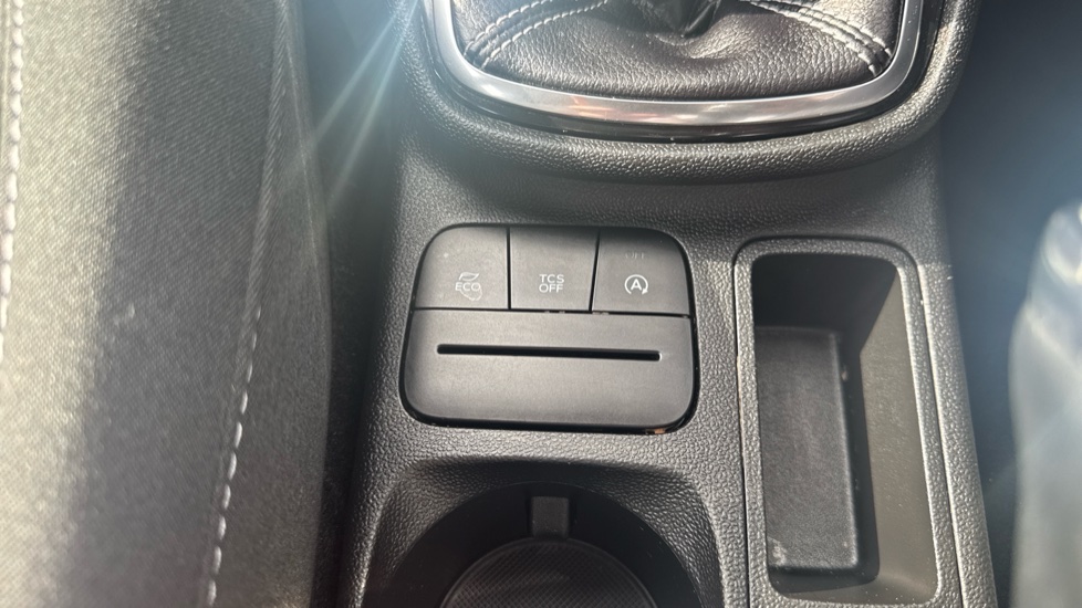 Ford Fiesta 1.0 EcoBoost Zetec 5dr Petrol Hatchback - Image 31