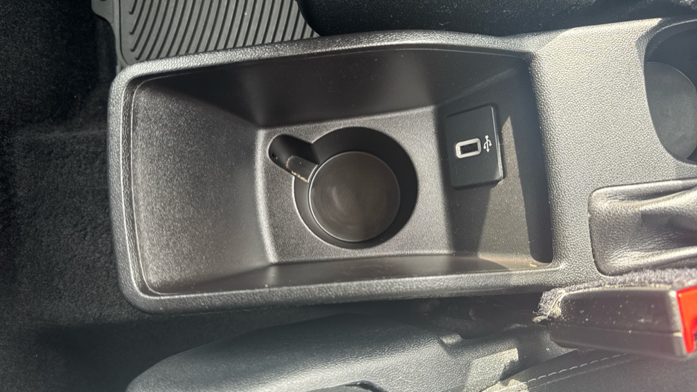 Ford Fiesta 1.0 EcoBoost Zetec 5dr Petrol Hatchback - Image 32