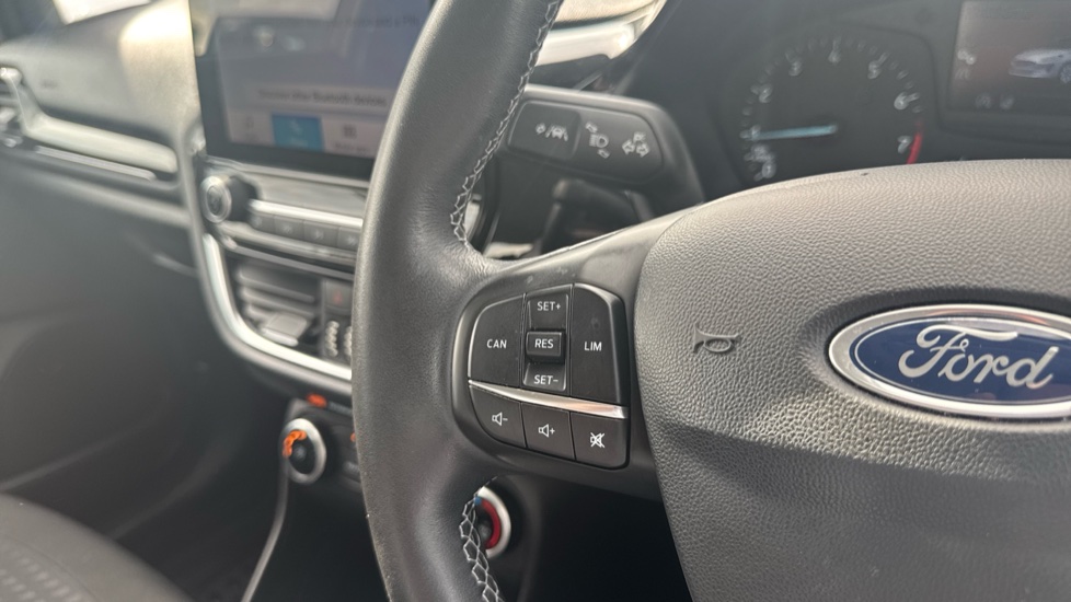 Ford Fiesta 1.0 EcoBoost Zetec 5dr Petrol Hatchback - Image 33