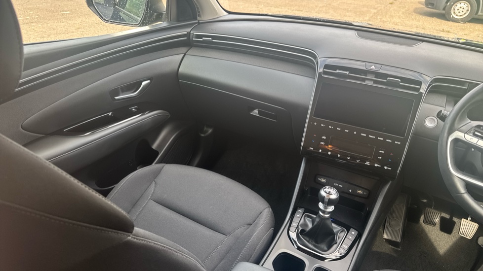 Hyundai TUCSON 1.6 TGDi Premium 5dr 2WD Petrol Estate - Image 14