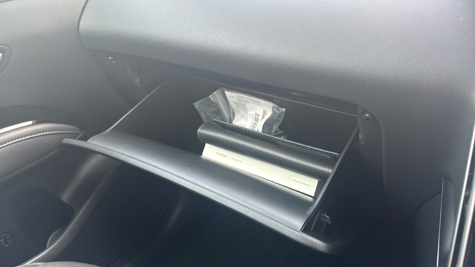 Hyundai TUCSON 1.6 TGDi Premium 5dr 2WD Petrol Estate - Image 19