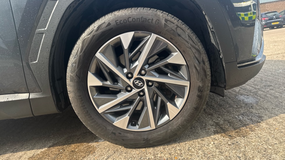 Hyundai TUCSON 1.6 TGDi Premium 5dr 2WD Petrol Estate - Image 24