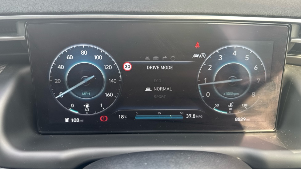 Hyundai TUCSON 1.6 TGDi Premium 5dr 2WD Petrol Estate - Image 40