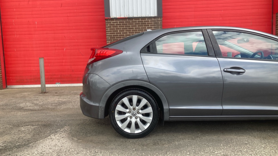 Honda Civic 1.8 i-VTEC ES 5dr Petrol Hatchback - Image 7