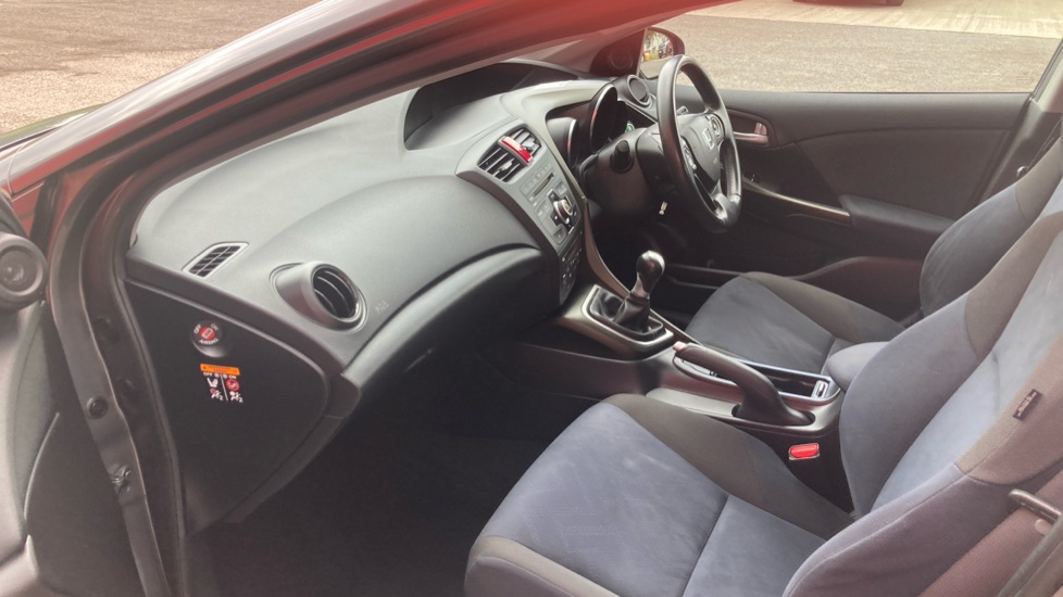 Honda Civic 1.8 i-VTEC ES 5dr Petrol Hatchback - Image 9