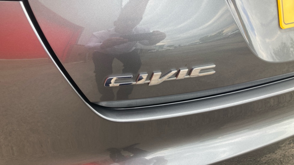 Honda Civic 1.8 i-VTEC ES 5dr Petrol Hatchback - Image 21