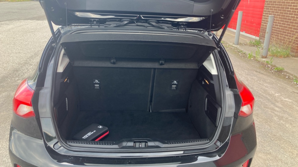 Ford Focus 1.0 EcoBoost 125 Zetec 5dr Petrol Hatchback - Image 4