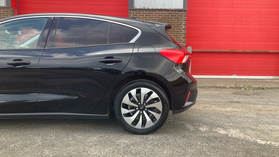 Ford Focus 1.0 EcoBoost 125 Zetec 5dr Petrol Hatchback - Image 7