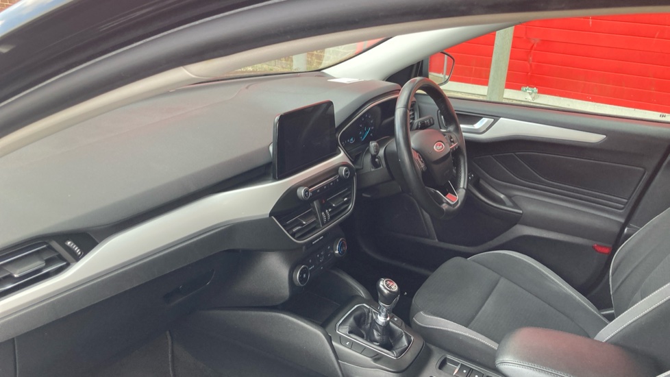 Ford Focus 1.0 EcoBoost 125 Zetec 5dr Petrol Hatchback - Image 9