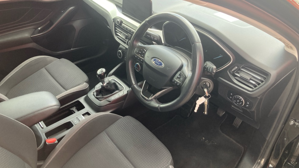 Ford Focus 1.0 EcoBoost 125 Zetec 5dr Petrol Hatchback - Image 11