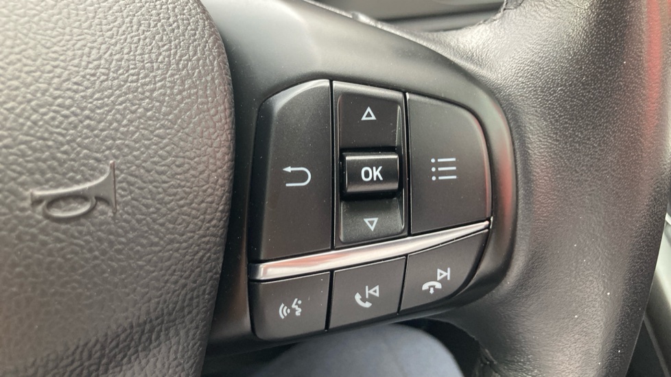 Ford Focus 1.0 EcoBoost 125 Zetec 5dr Petrol Hatchback - Image 21