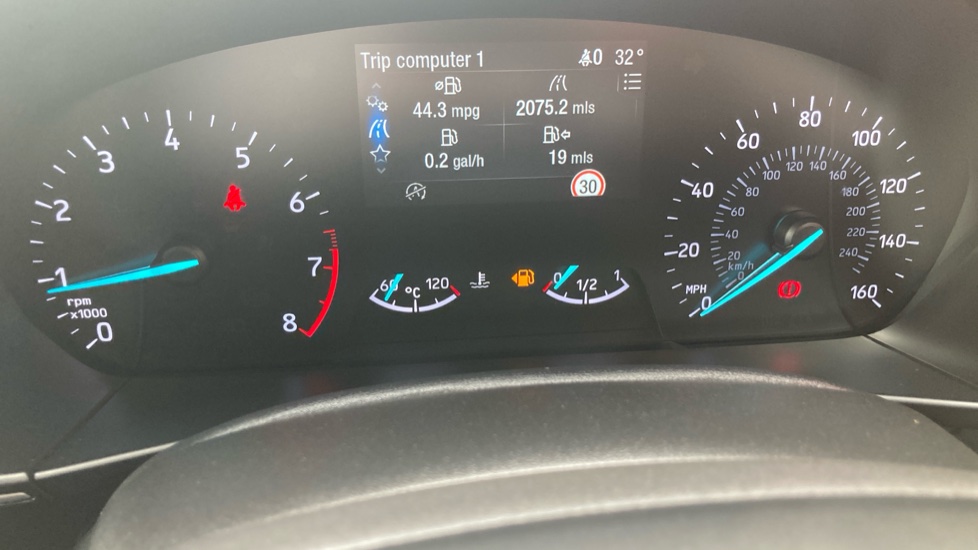 Ford Focus 1.0 EcoBoost 125 Zetec 5dr Petrol Hatchback - Image 25