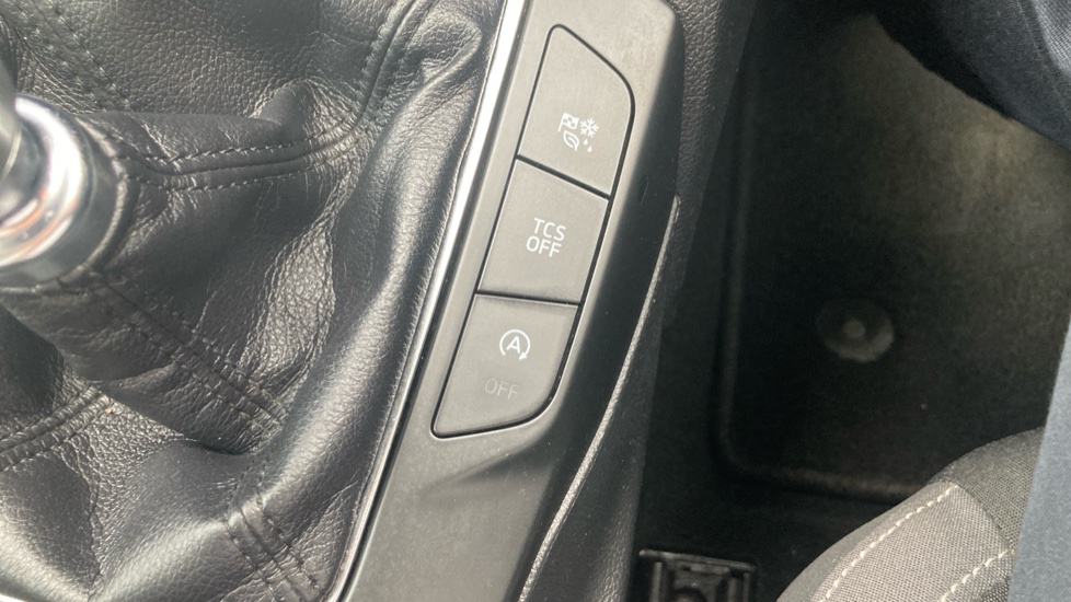 Ford Focus 1.0 EcoBoost 125 Zetec 5dr Petrol Hatchback - Image 32