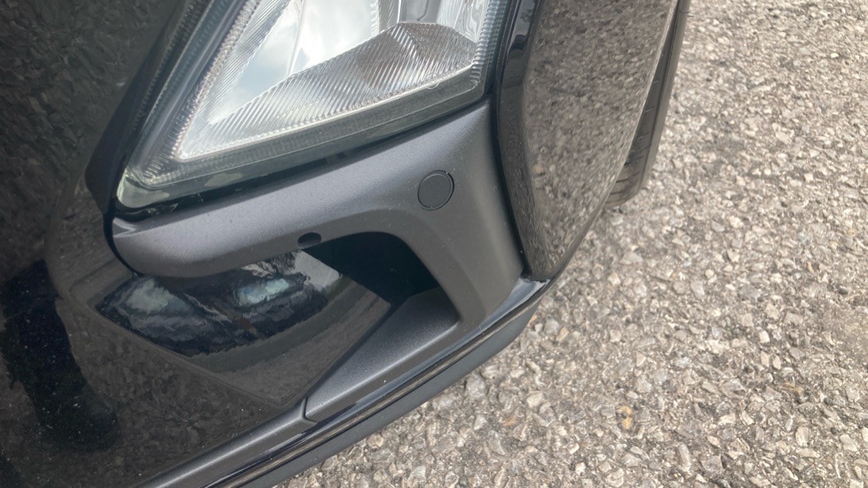 Ford Focus 1.0 EcoBoost 125 Zetec 5dr Petrol Hatchback - Image 36