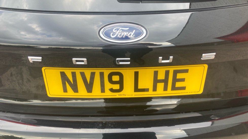 Ford Focus 1.0 EcoBoost 125 Zetec 5dr Petrol Hatchback - Image 39