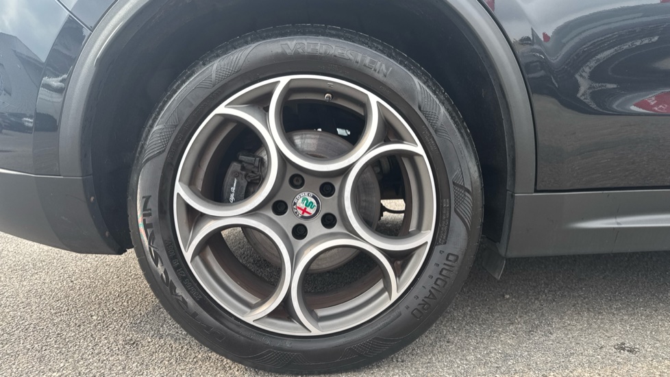 Alfa Romeo Stelvio 2.0 Turbo 280 Speciale 5dr Auto Petrol Estate - Image 7