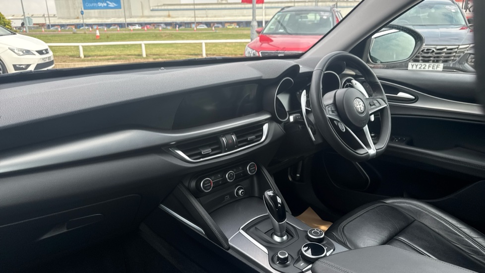 Alfa Romeo Stelvio 2.0 Turbo 280 Speciale 5dr Auto Petrol Estate - Image 9