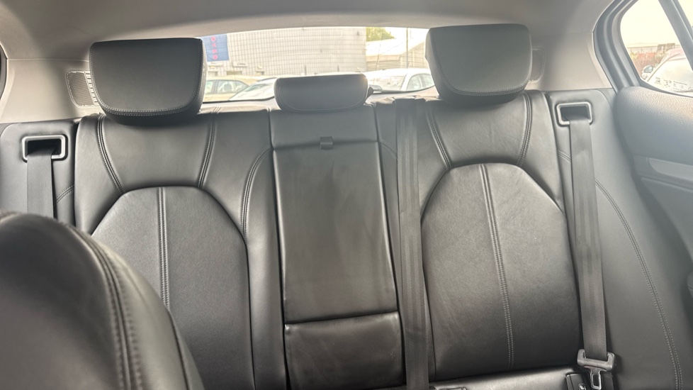 Alfa Romeo Stelvio 2.0 Turbo 280 Speciale 5dr Auto Petrol Estate - Image 15
