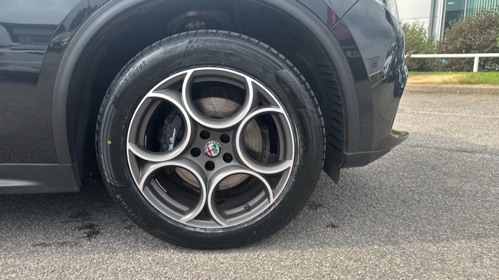 Alfa Romeo Stelvio 2.0 Turbo 280 Speciale 5dr Auto Petrol Estate - Image 28